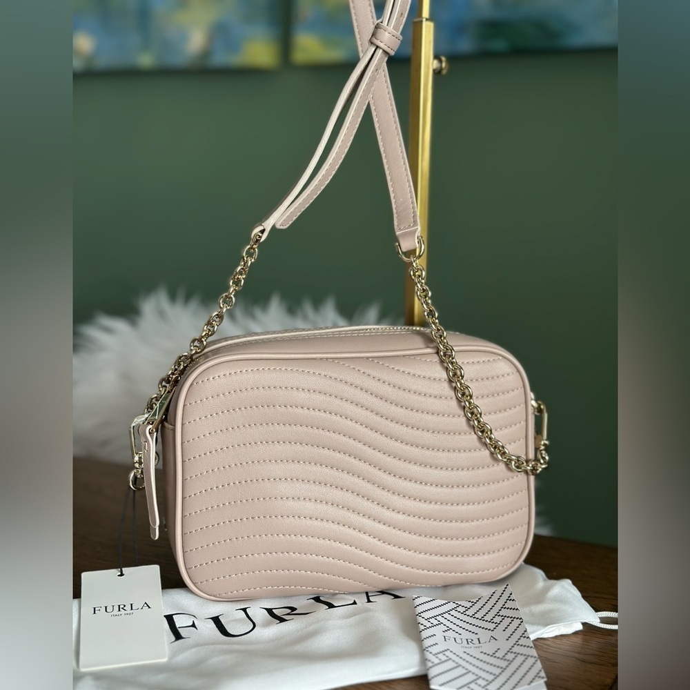 NWT! NEW! Furla Swing Blush Quilted Wave Leather Crossbody Bag -Women - Picture 2 of 7